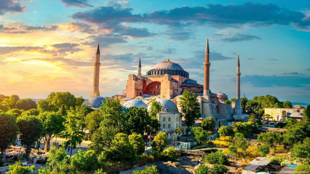 تور استانبول از وان ترکیه