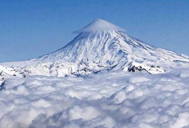 قله دماوند از مقاصد مسافرت ایران در زمستان