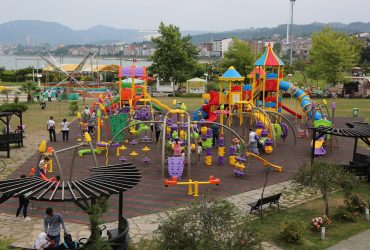 فضای بازی کودکان در پارک آتاتورک در استانبول