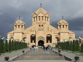 کلیساهای باستانی در سفر به ارمنستان در عید نوروز